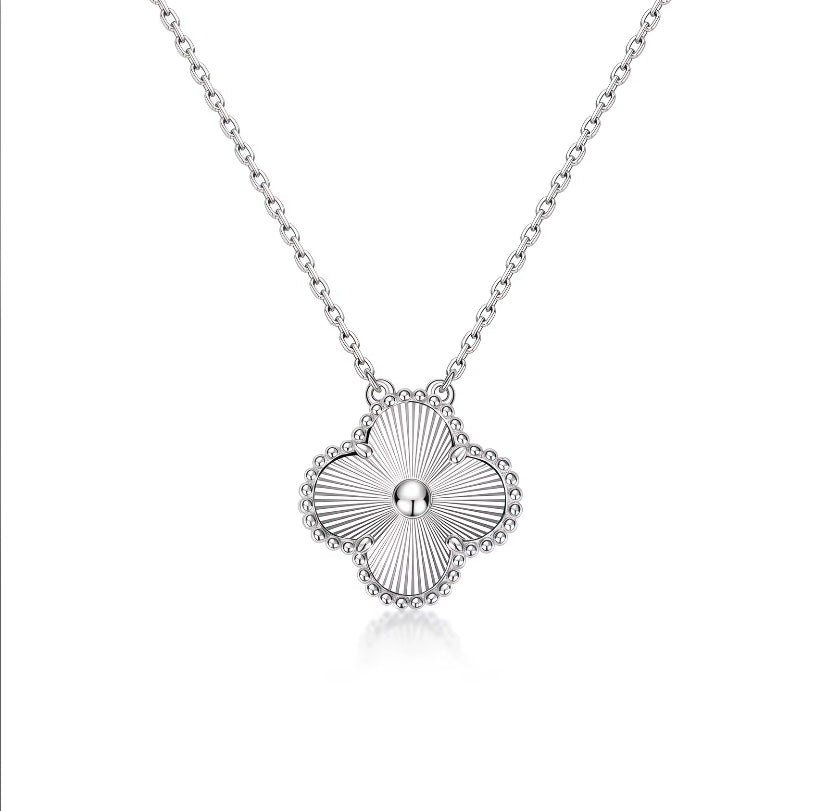 Collier Flower Élégance en soi