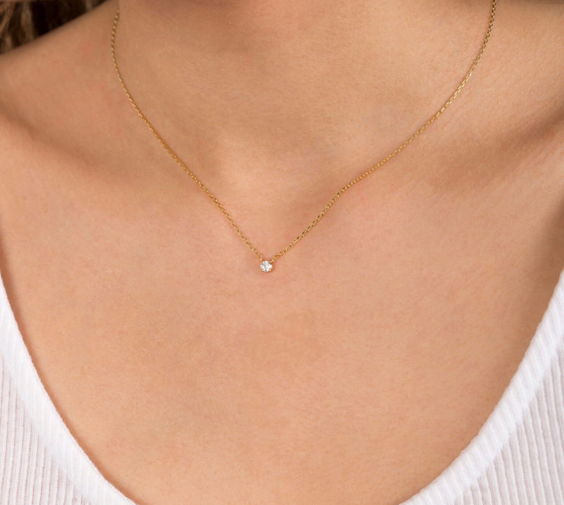 Collier solitaire Élégance en soi