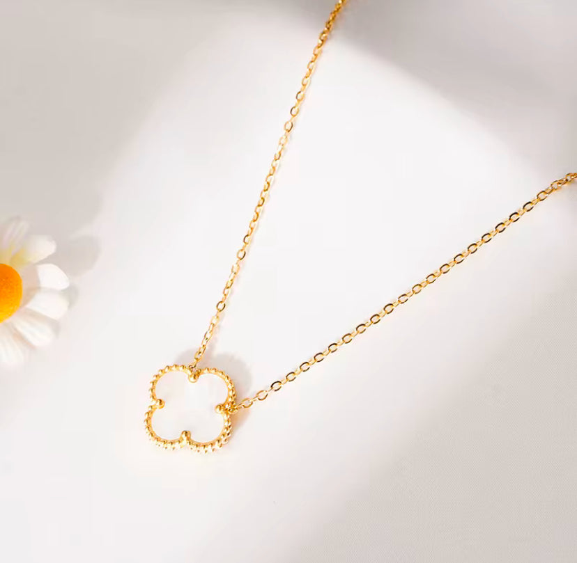 Collier Flower Élégance en soi