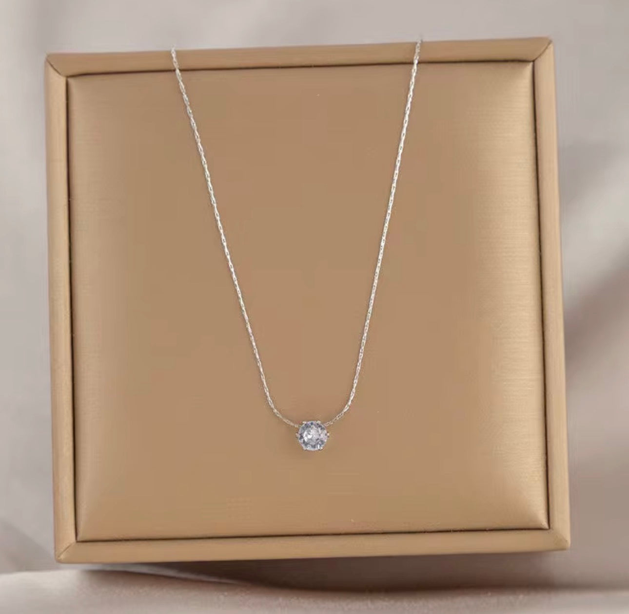 Collier Aura Élégance en soi