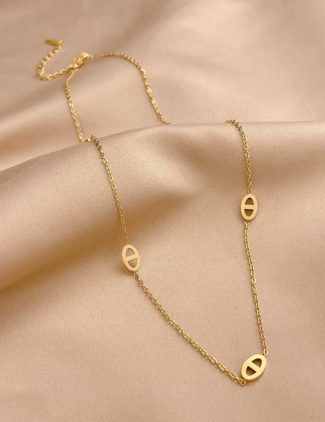 Collier Muse Élégance en soi