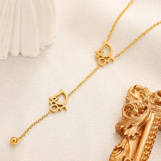 Collier Y Élégance en soi